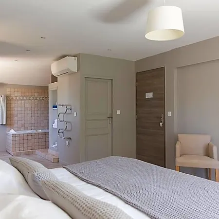 Des Alexandrins 4* Юзес